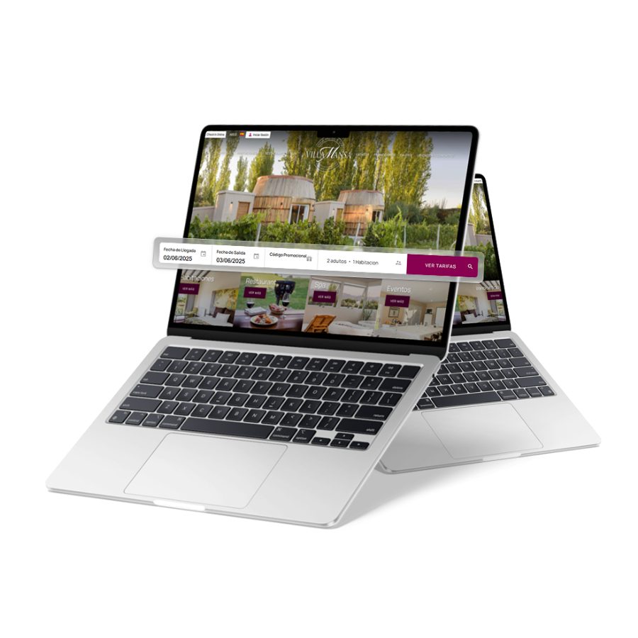 El motor de reservas de Pxsol abierto en una notebook, sobre la web de un hotel